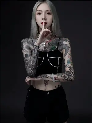 逃离病娇大佬后,我发现新男友是他亲哥小说